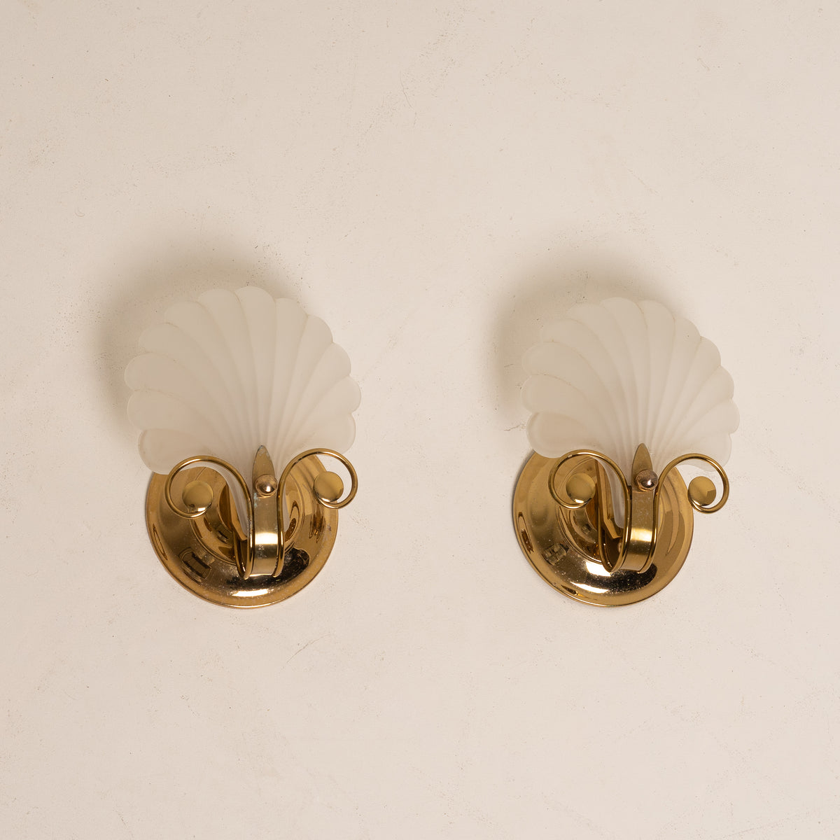 PAIR OF SHELL WALL SCONCES BY DEKNUDT