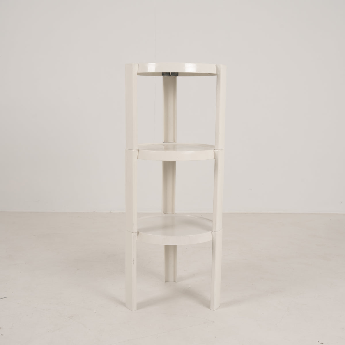 SET OF THREE STACKING SIDE TABLES IN WHITE MOULDED PLASTIC