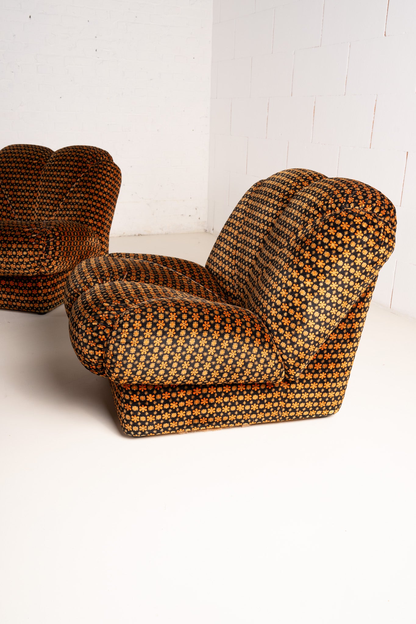 Modulaire bank en tafel met bloemenprint uit de jaren 70