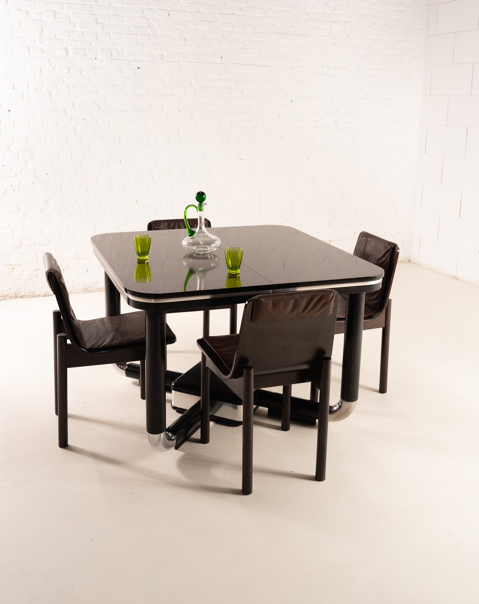 ROBUUSTE HOUTEN TAFEL UIT DE JAREN 80