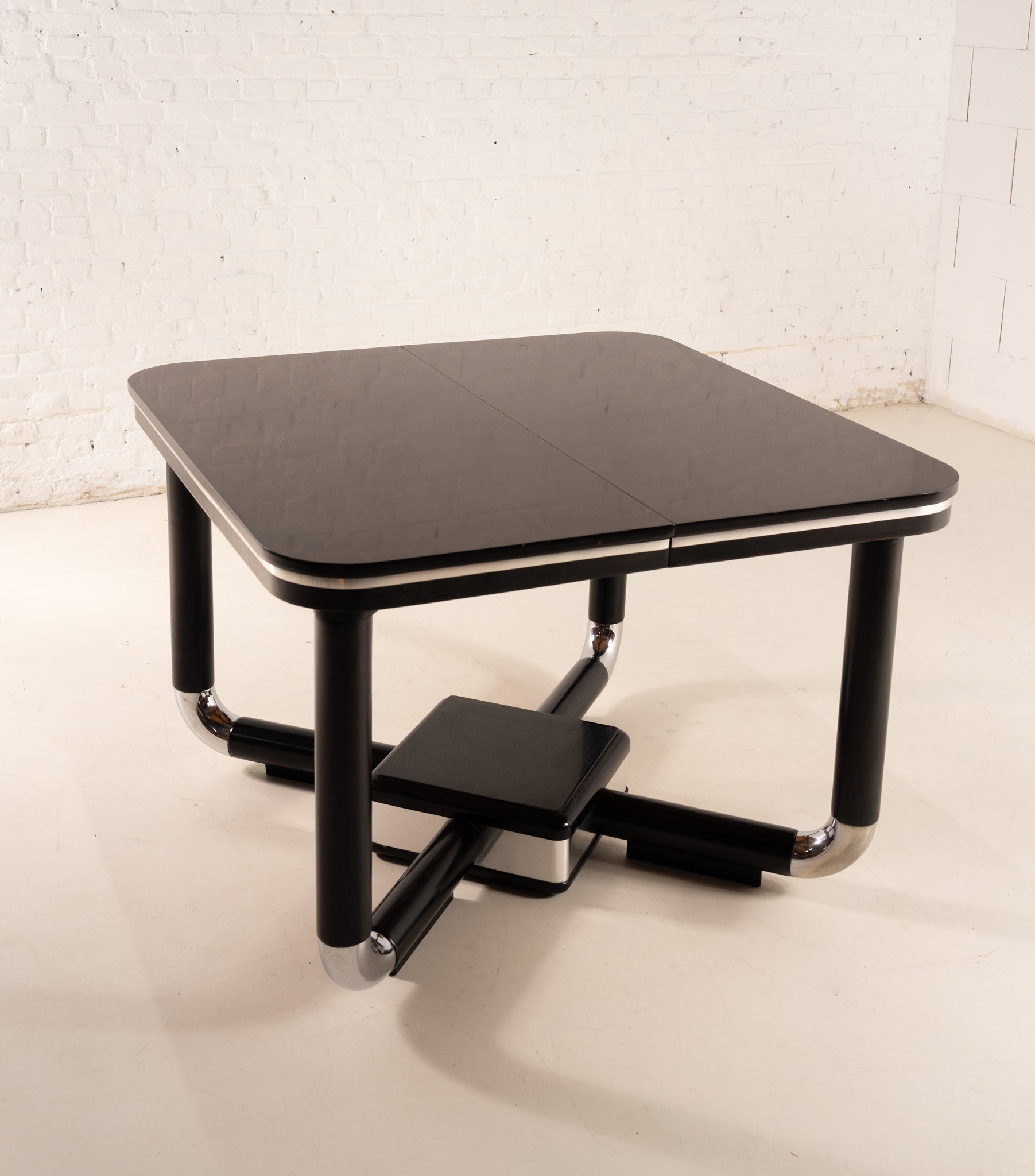 ROBUUSTE HOUTEN TAFEL UIT DE JAREN 80