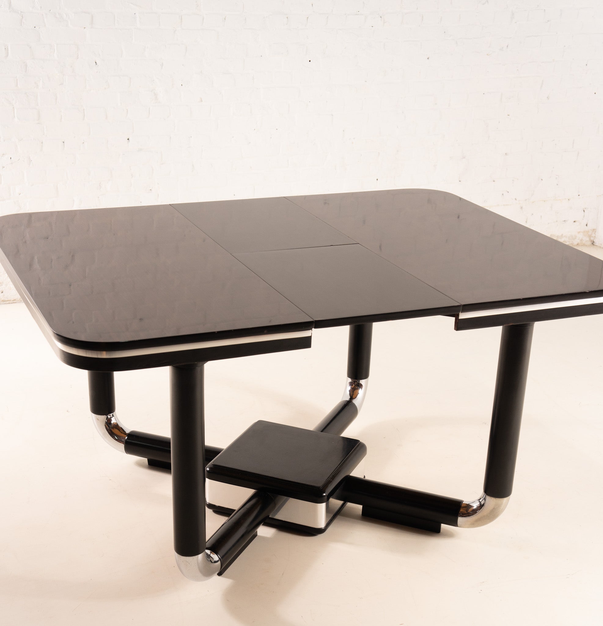 ROBUUSTE HOUTEN TAFEL UIT DE JAREN 80