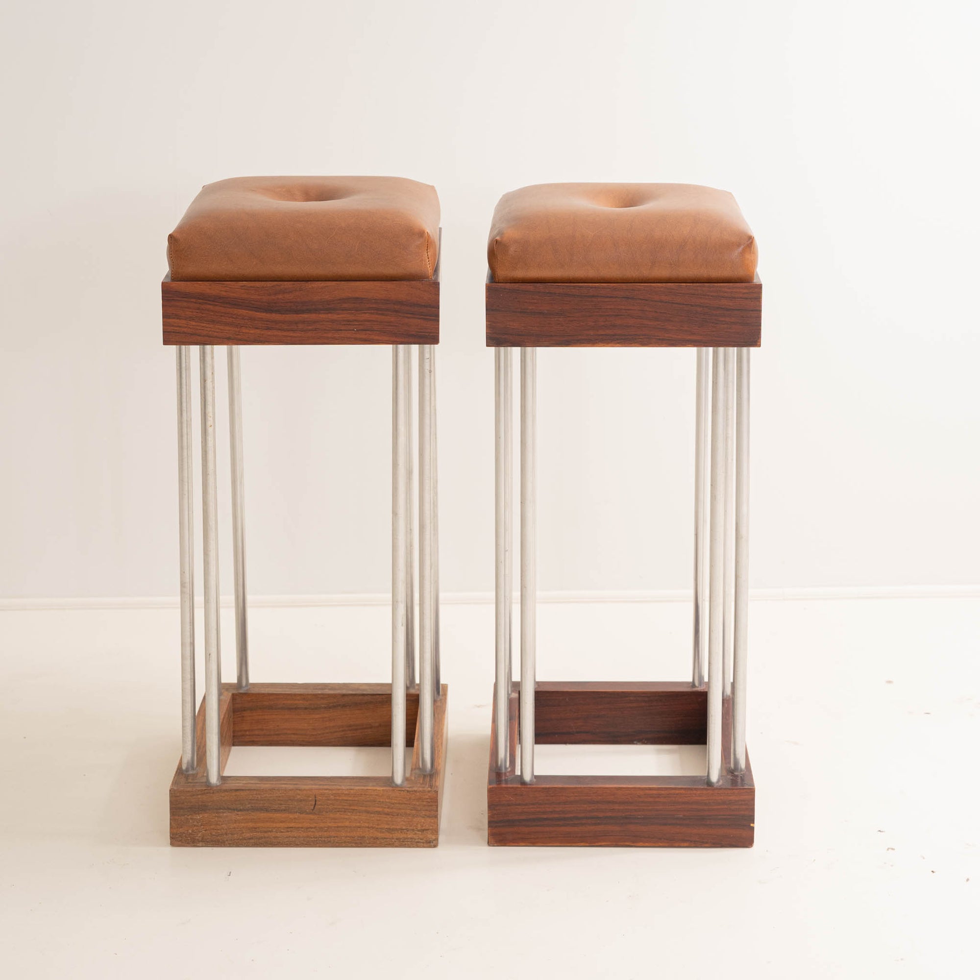 Zeldzame Italiaanse bar met krukken