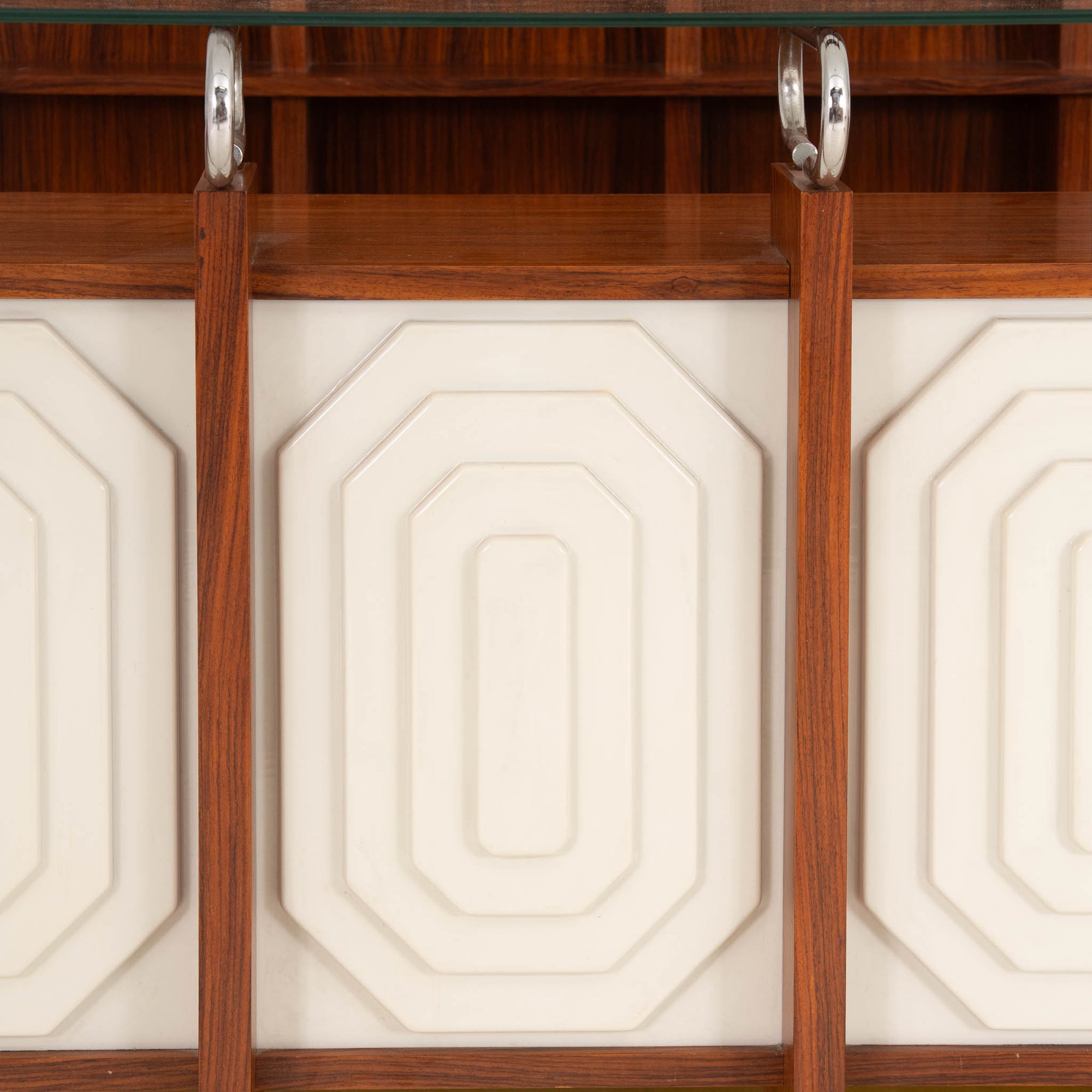 Zeldzame Italiaanse bar met krukken