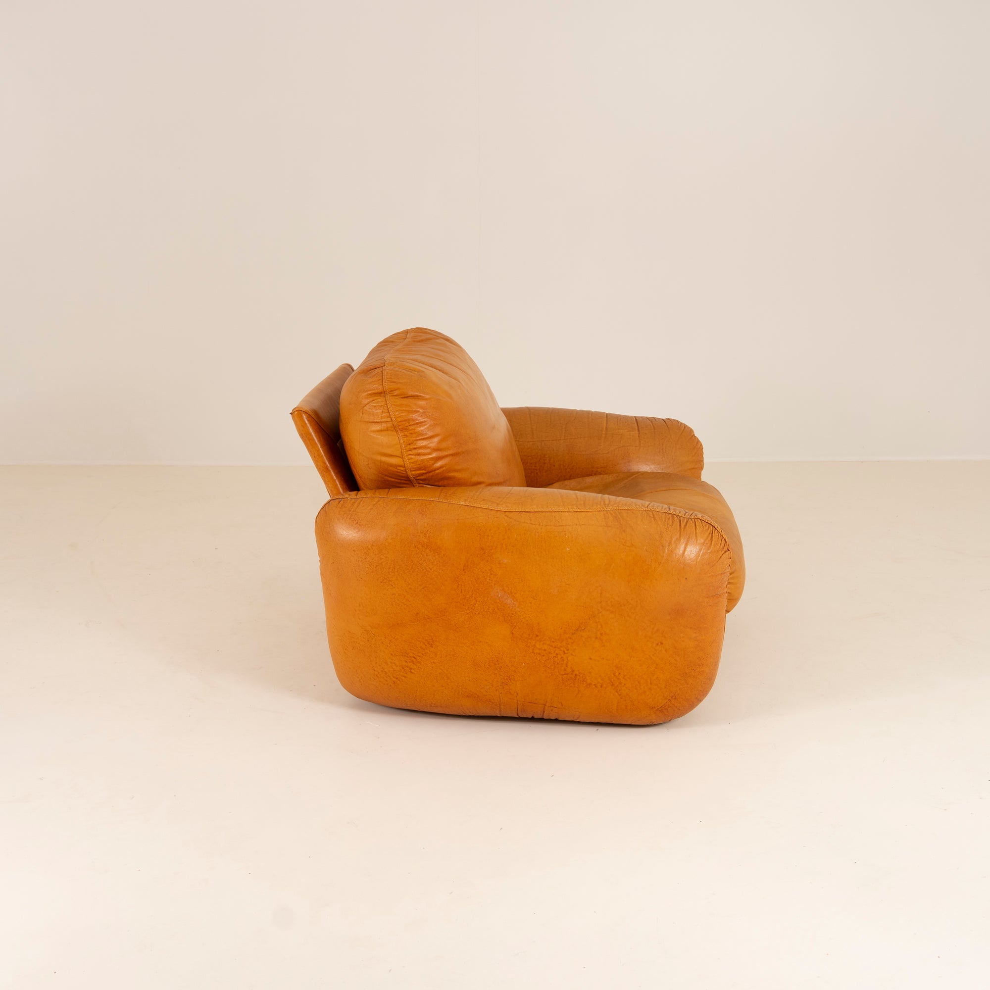 Leather Armchair by Arrigo Arrigoni for Busnelli, 1970s