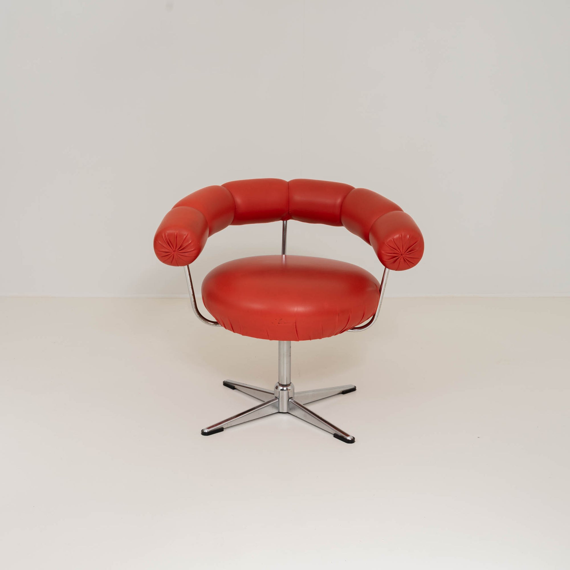 Vintage Swirl Chair in Orange Leatherette