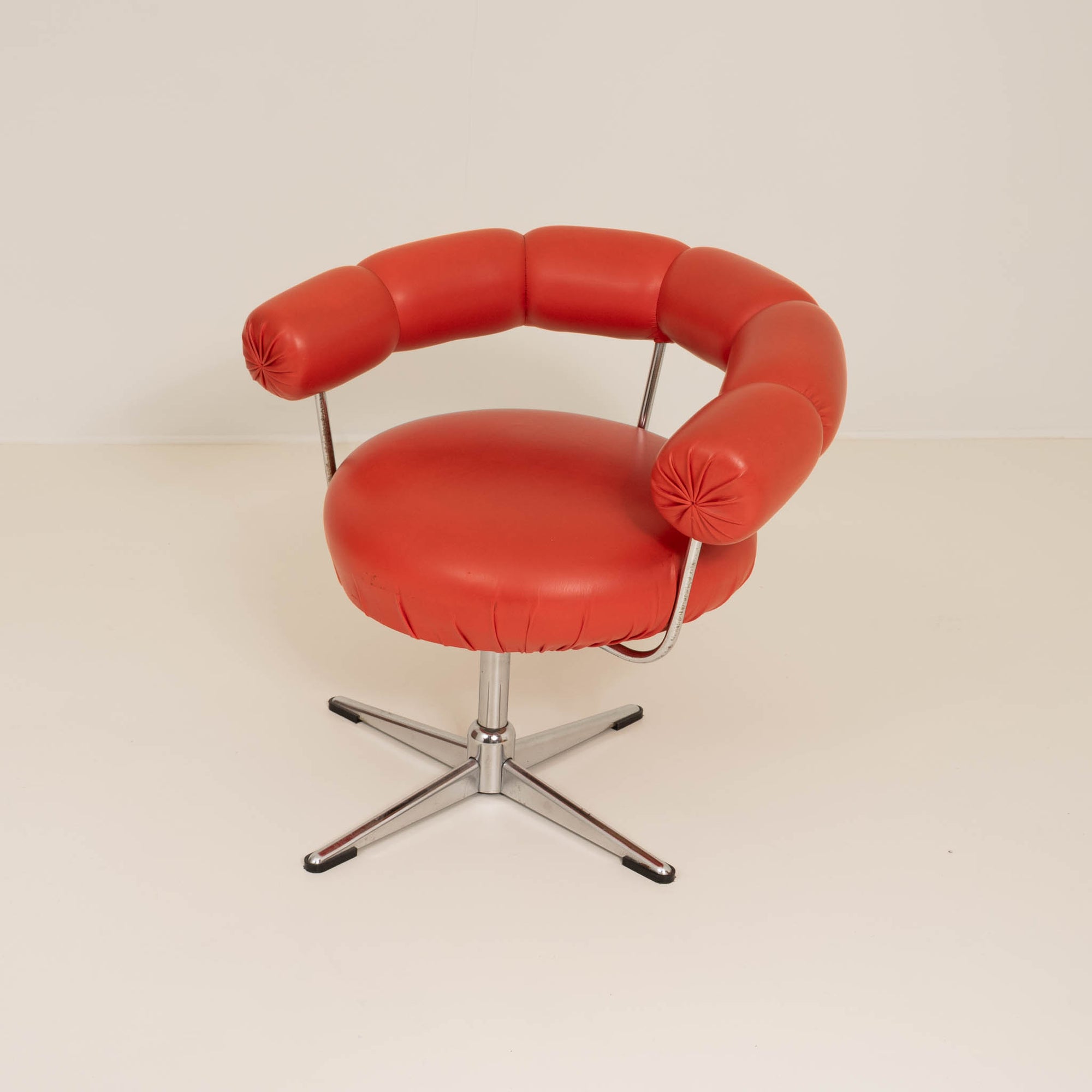 Vintage Swirl Chair in Orange Leatherette