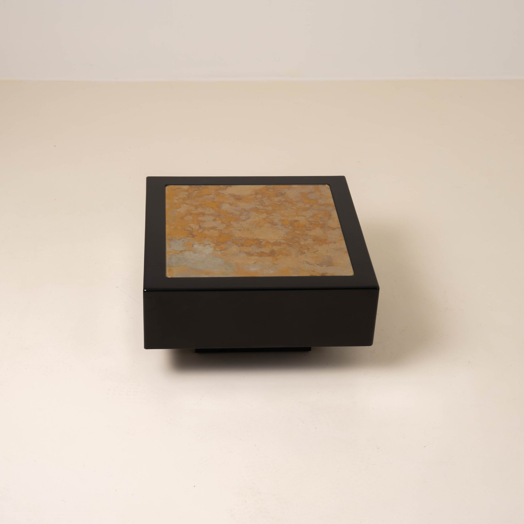 Vintage Coffee Table in Resin and Gold-Leaf Églomisé Glass, 1970–1980