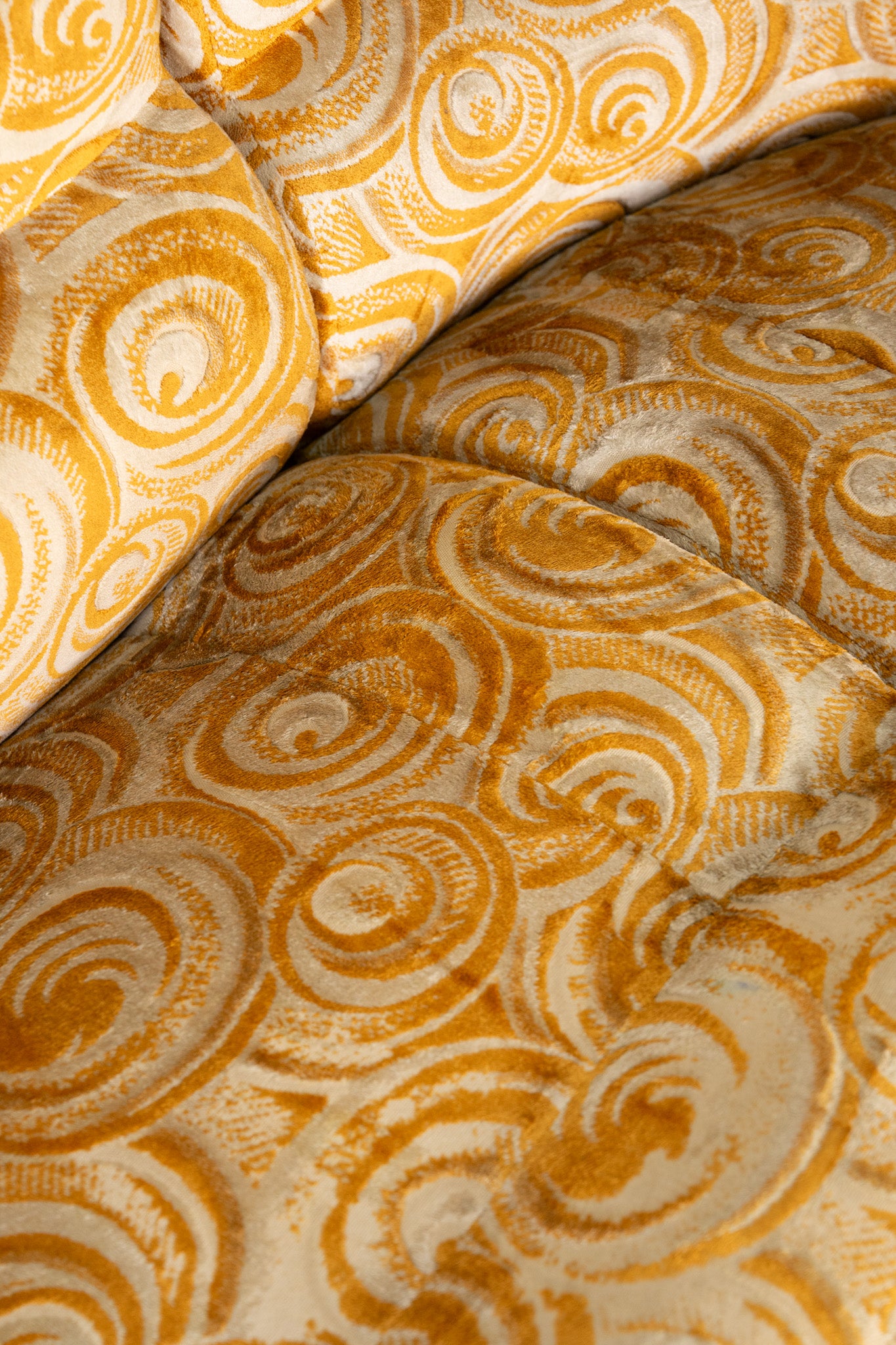 MODULAIRE JAREN 70 GEBOGEN BANK 